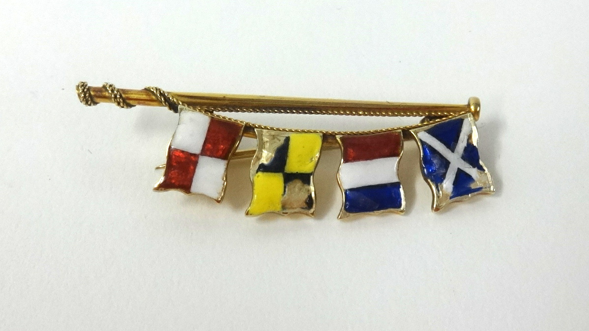 Benzie of Cowes, 9ct gold signal hoist brooch, 4 enamelled flags, weight 4.7gms.