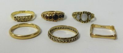 Four various 9ct gold rings (9.6gms), two 18ct gold rings approx 5.6gms.