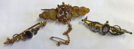 Three 9ct gold antique brooches, approx 6.90gms.