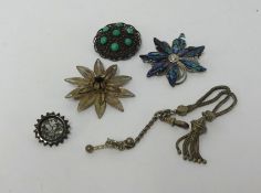 Four various brooches including silver (4).