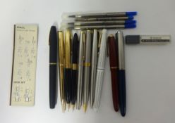 Small mixed collection of fountain pens and propelling pencils