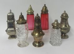 Collection of sugar shakers including two cranberry coloured (7)