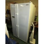 LARGE SAMSUNG SIDE-BY-SIDE FRIDGE WITH DIGITAL DISPLAY AND CONTROL RS21NCSV