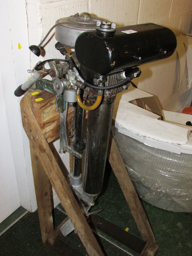 VINTAGE SEAGULL OUTBOARD MOTOR