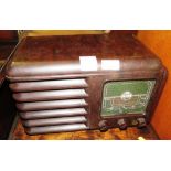 VINTAGE DERWENT BAKELITE CASED RADIO