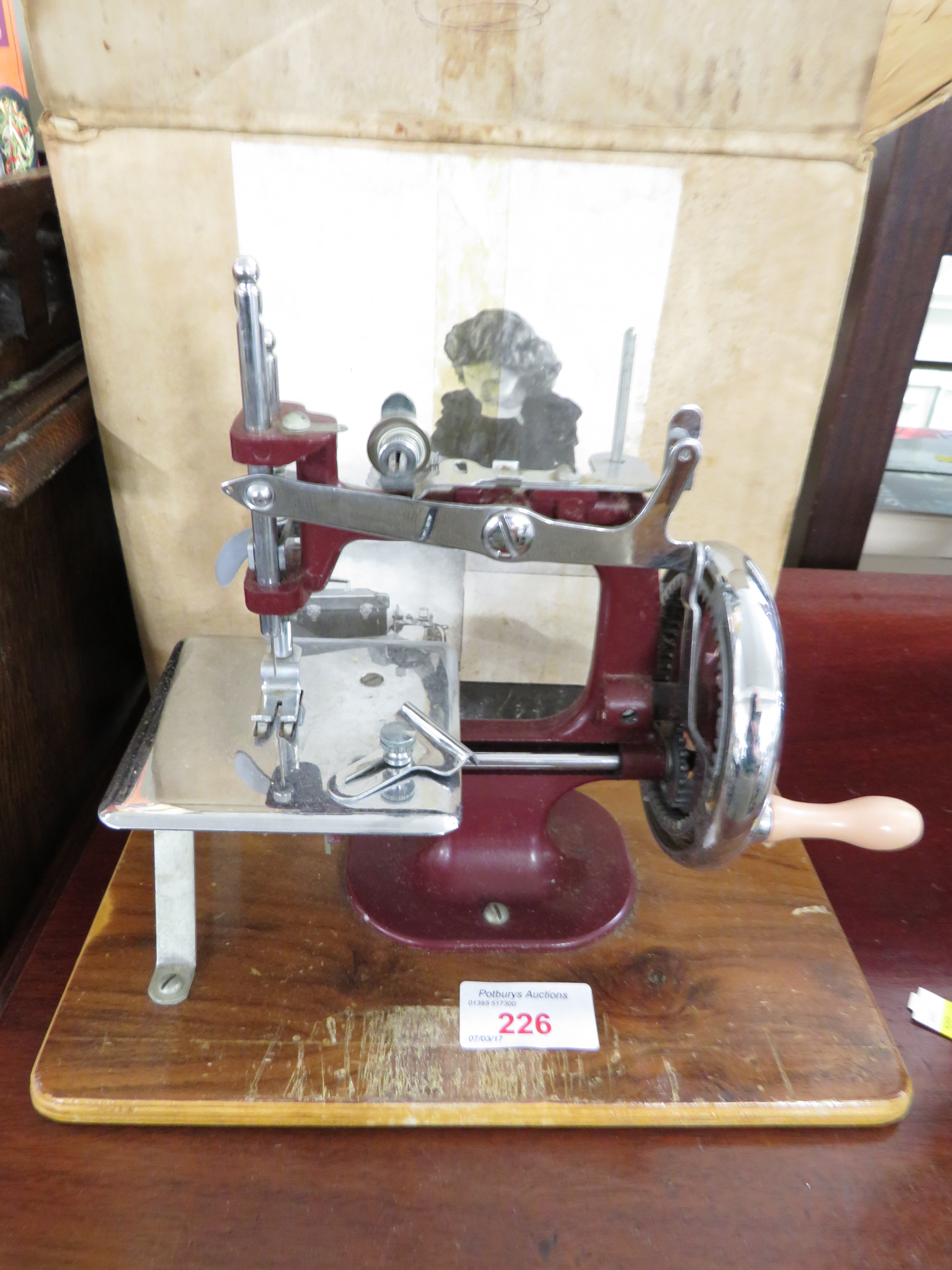 BOXED 'THE ESSEX' MINIATURE SEWING MACHINE