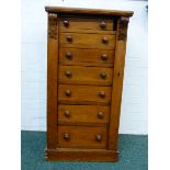 Small oak Wellington chest of seven graduated drawers, late 19th / early 20th century, no key (h