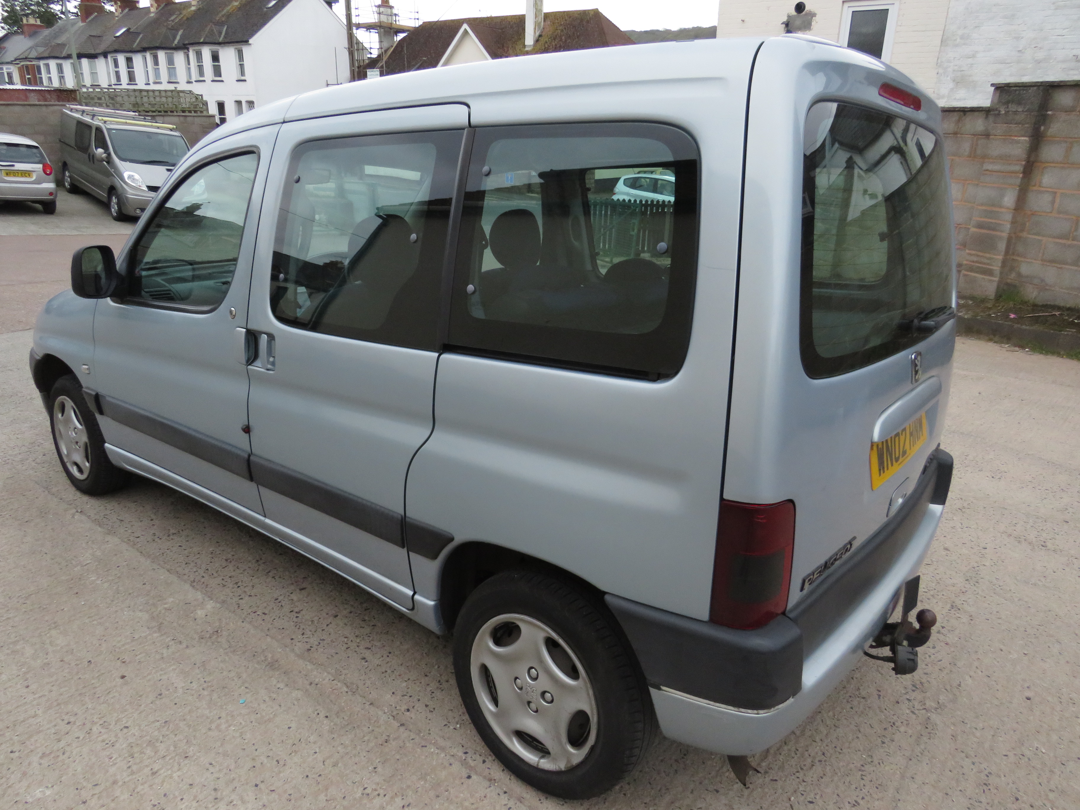 PEUGEOT PARTNER FIVE DOOR MPV, WN02 HNM - REGISTERED 29/04/02, 1868CC DIESEL ENGINE, MANUAL GEARBOX, - Image 5 of 10