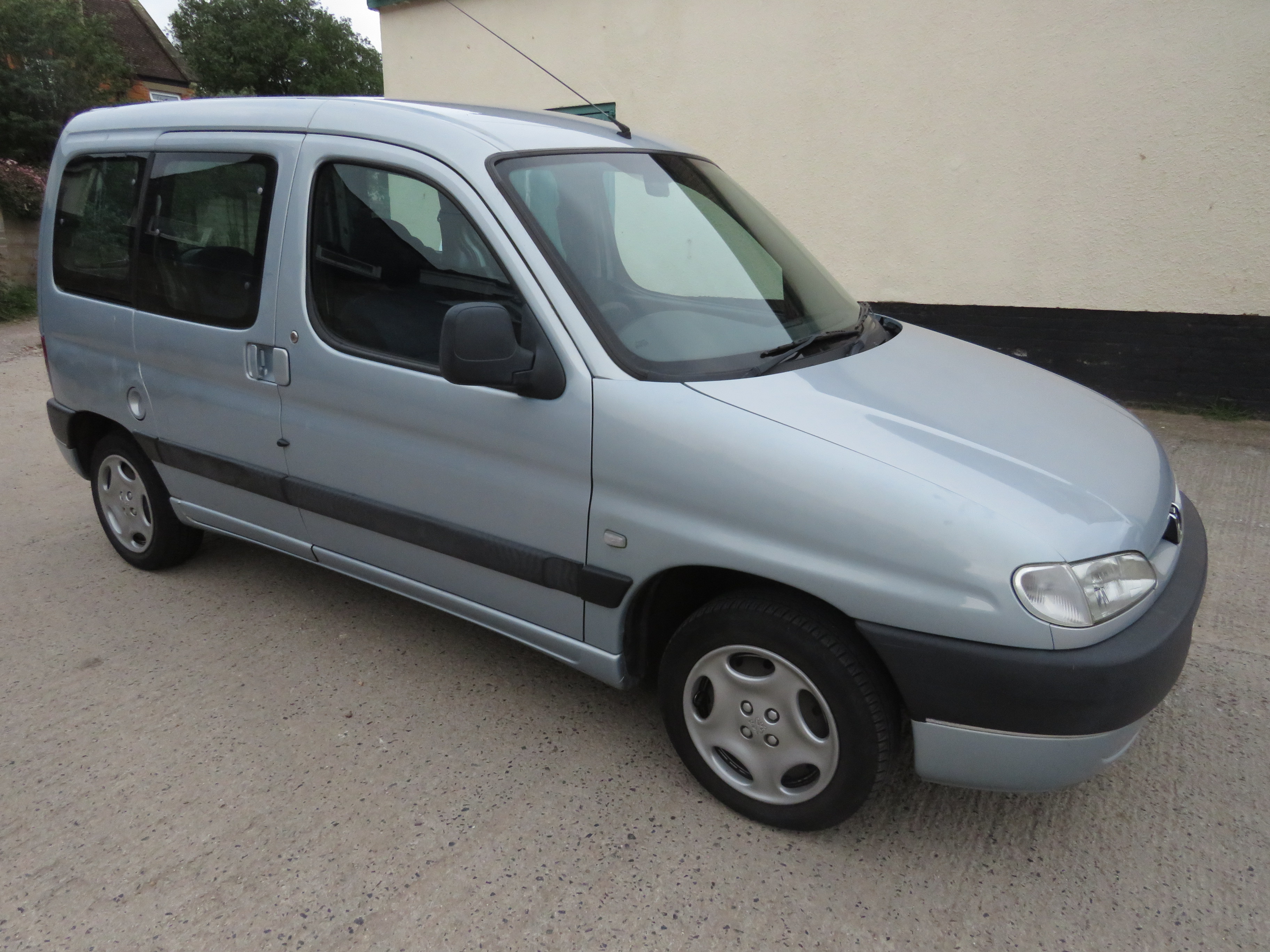 PEUGEOT PARTNER FIVE DOOR MPV, WN02 HNM - REGISTERED 29/04/02, 1868CC DIESEL ENGINE, MANUAL GEARBOX,