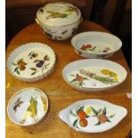 ROYAL WORCESTER 'EVESHAM' LIDDED COOKING POT, FLAN DISH AND FOUR SERVING DISHES