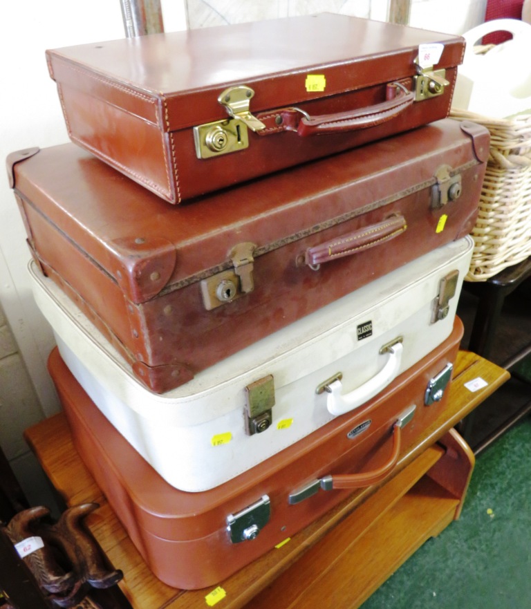SMALL BROWN LEATHER TRAVEL CASE AND THREE OTHER VINTAGE TRAVEL CASES