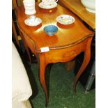 LIGHT MAHOGANY SHAPED SIDE TABLE WITH STRINGING AND INLAY STANDING ON SLENDER CABRIOLE LEGS