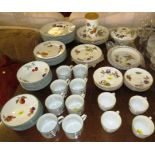 ROYAL WORCESTER 'EVESHAM' AND 'EVESHAM VALE' DINNER AND TEA WARE