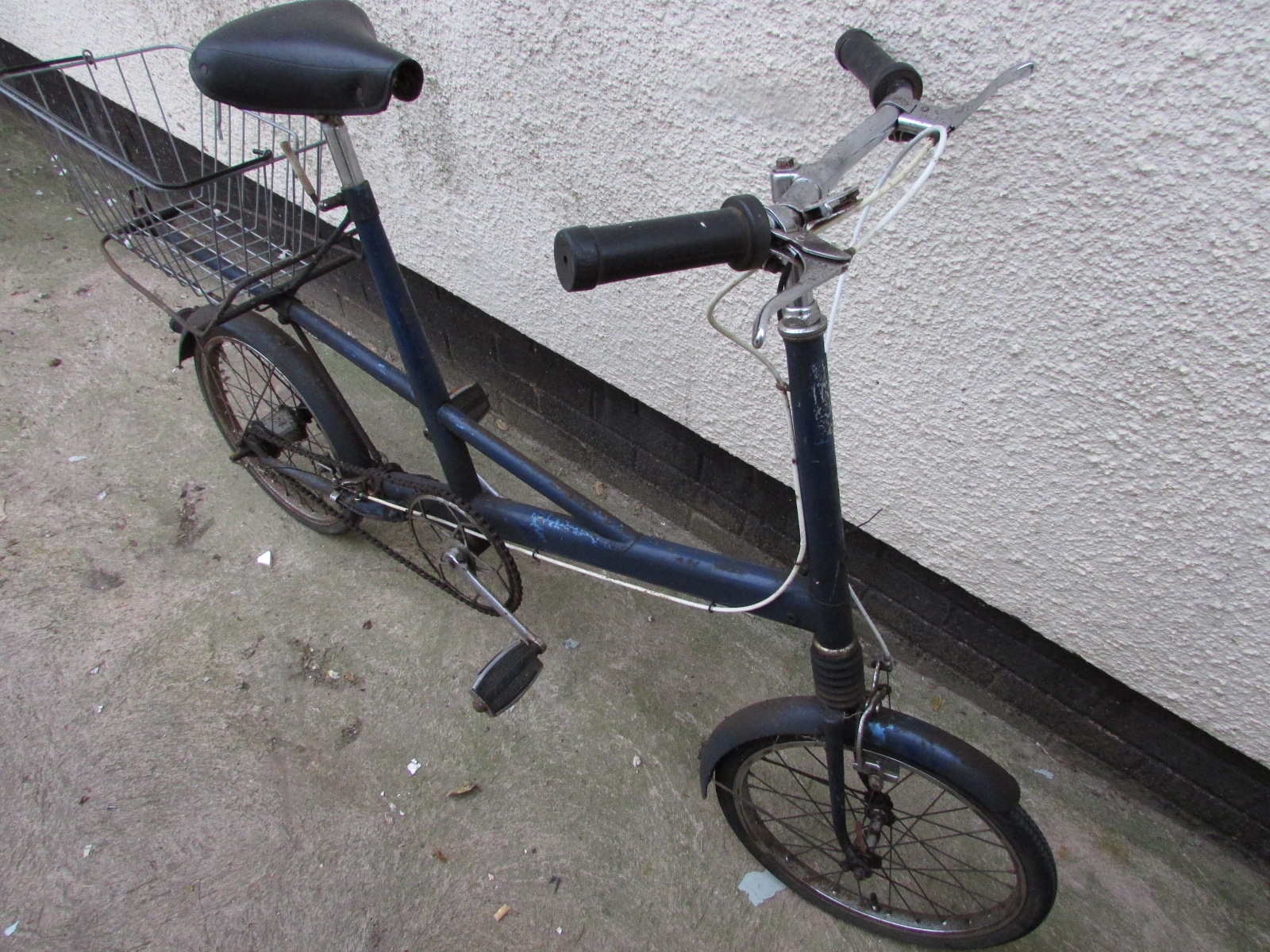 A Moulton bicycle with front suspension, blue - Image 2 of 4