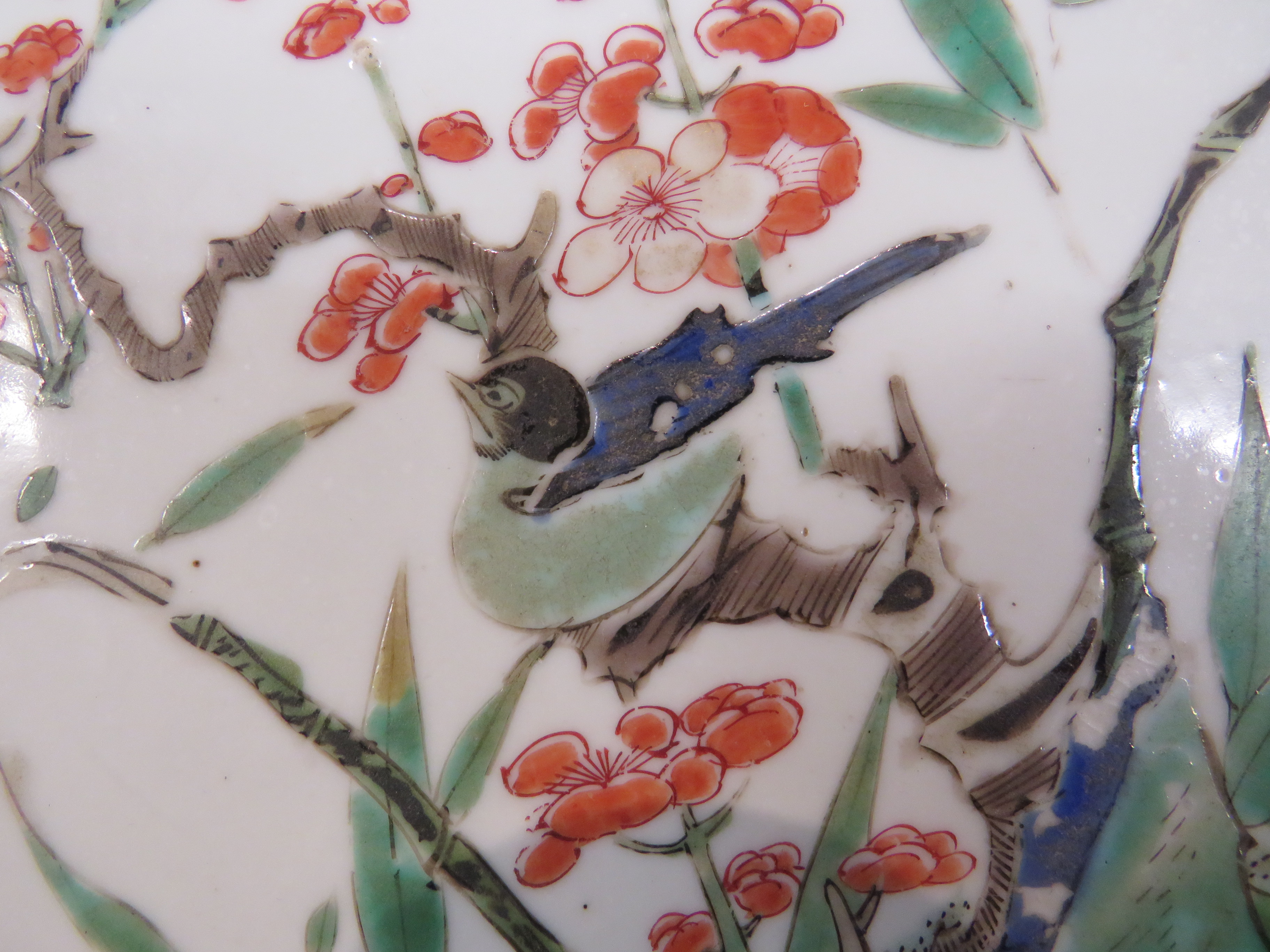 Two Chinese porcelain plates enamelled in the famille verte palette with flowering branch and - Image 7 of 10