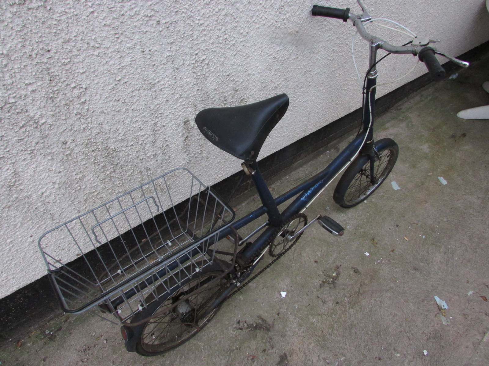 A Moulton bicycle with front suspension, blue - Image 3 of 4