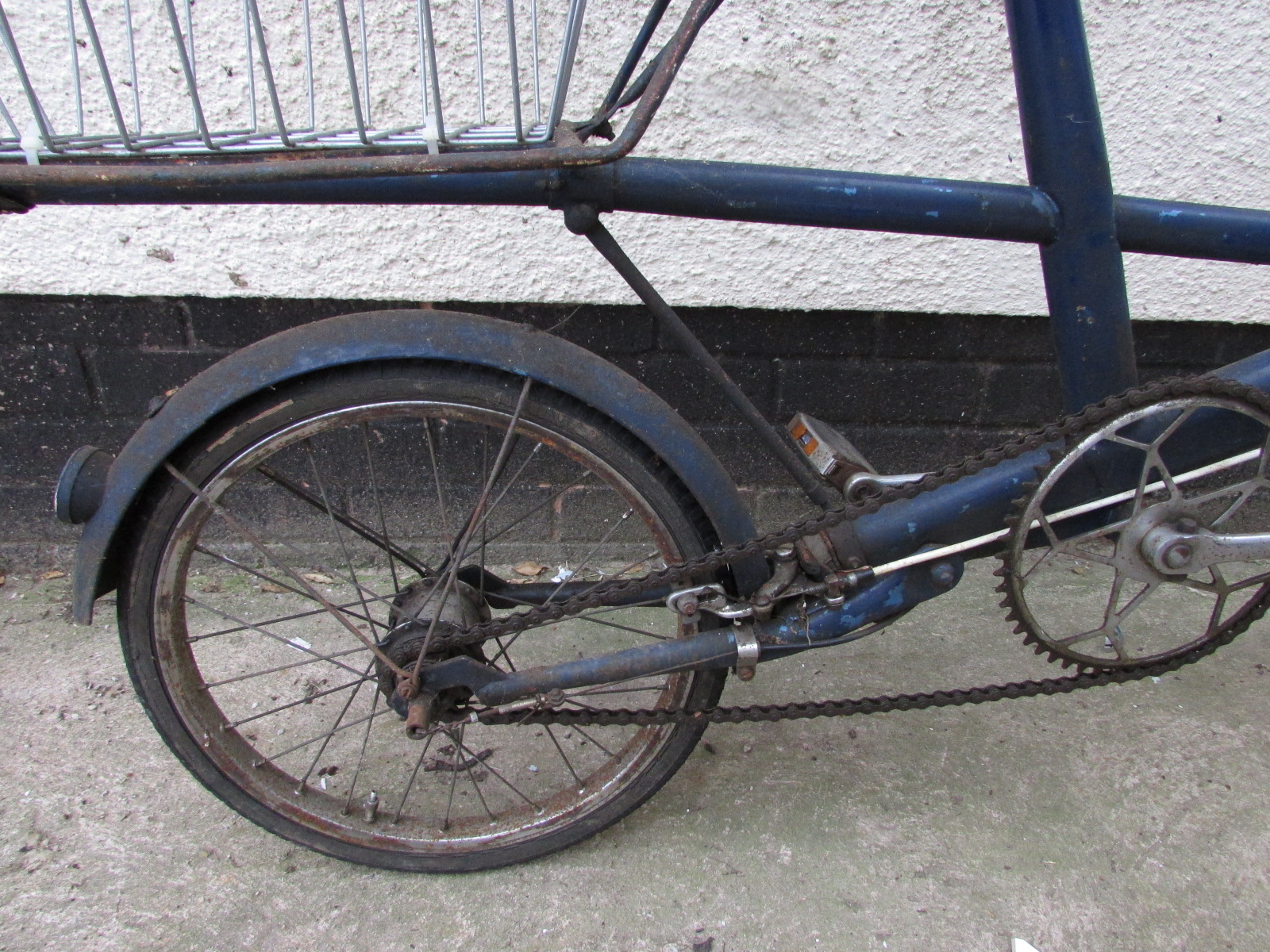 A Moulton bicycle with front suspension, blue - Image 4 of 4