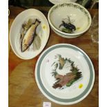 PORTMEIRION 'BIRDS OF BRITAIN' PLATE AND FRUIT BOWL, AND PORTMEIRION BAKING DISH WITH SEA TROUT
