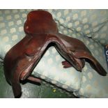 VINTAGE TAN LEATHER HORSE'S SADDLE