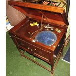 OAK CASED LISSENOLA GRAMOPHONE WITH TWO TINS OF NEEDLES
