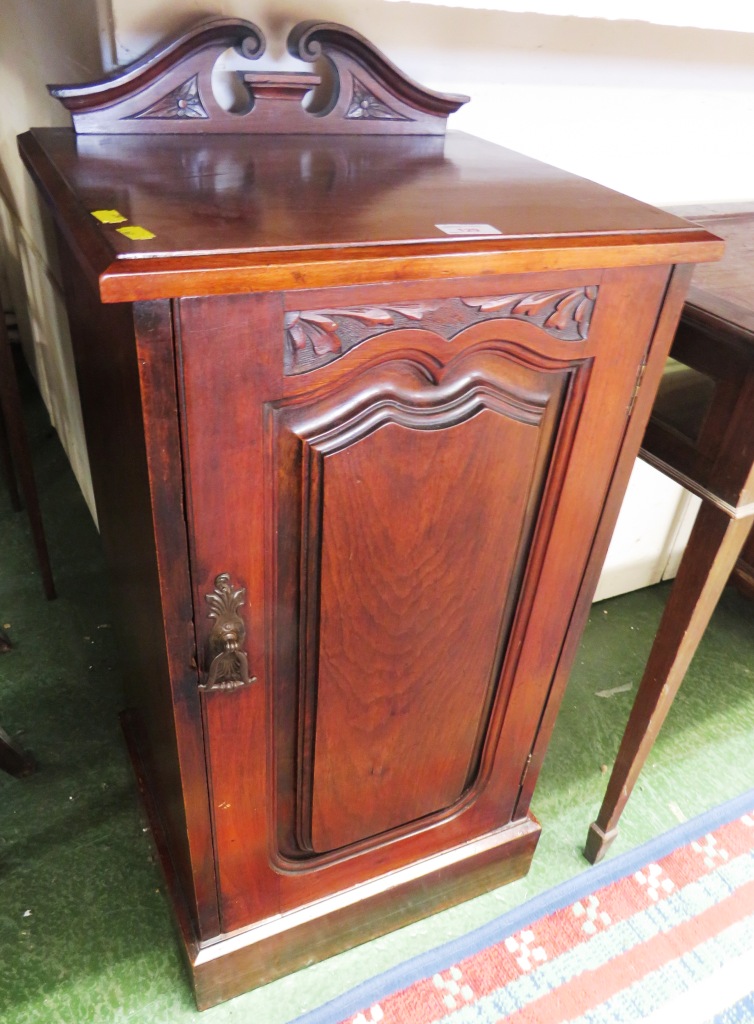 MAHOGANY SINGLE DOOR POT CUPBOARD, WITH CARVED DETAILING TO DOOR AND GALLERY TOP