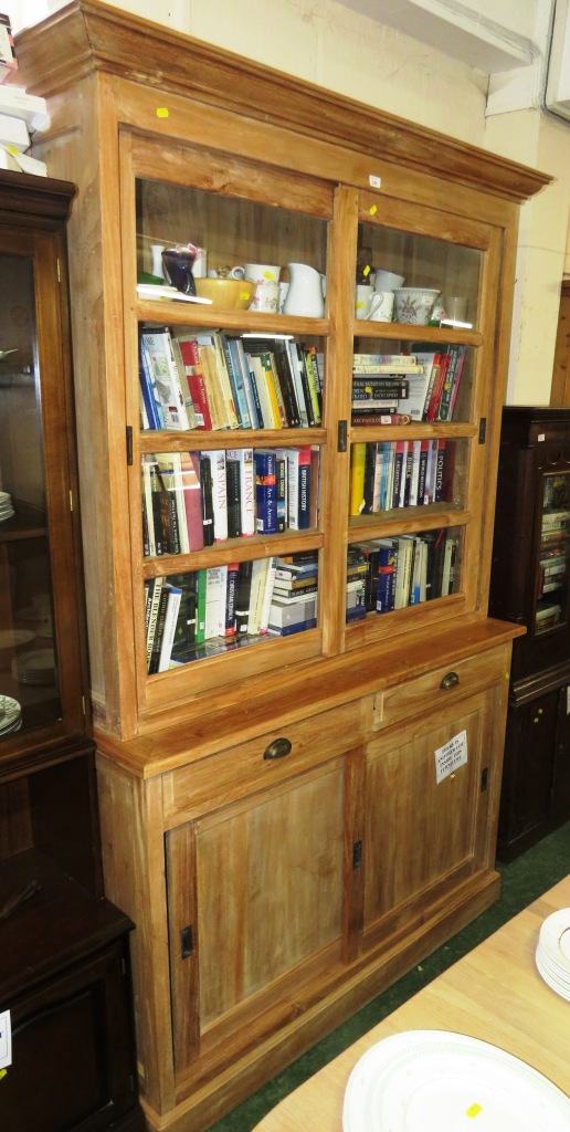 SUBSTANTIAL LIGHT OAK DRESSER WITH TWO SLIDING GLAZED DOORS, THREE SHELVES TO TOP, TWO DRAWERS AND