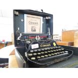 VINTAGE CORONA TYPEWRITER WITH CARRY CASE