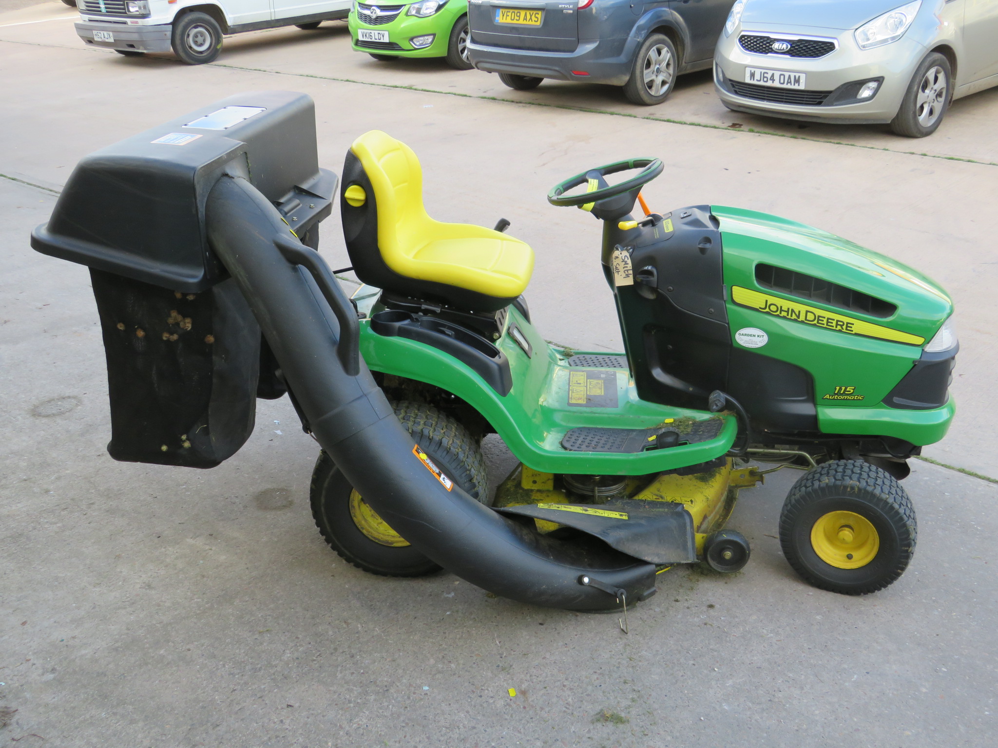 JOHN DEERE 115 AUTOMATIC RIDE ON LAWNMOWER WITH COLLECTION TUBE AND BAGS (INSIDE AUCTION ROOMS ON - Image 6 of 6