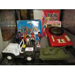 SHELF OF VINTAGE TOYS AND GAMES - DINKY TOYS TANK (A/F), PLAYMOBIL FIGURES AND OTHER ITEMS