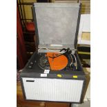 VINTAGE HACKER GONDOLIER GP42 PORTABLE RECORD PLAYER WITH GARRARD MODEL 3000 TURNTABLE (NEEDS PLUG)