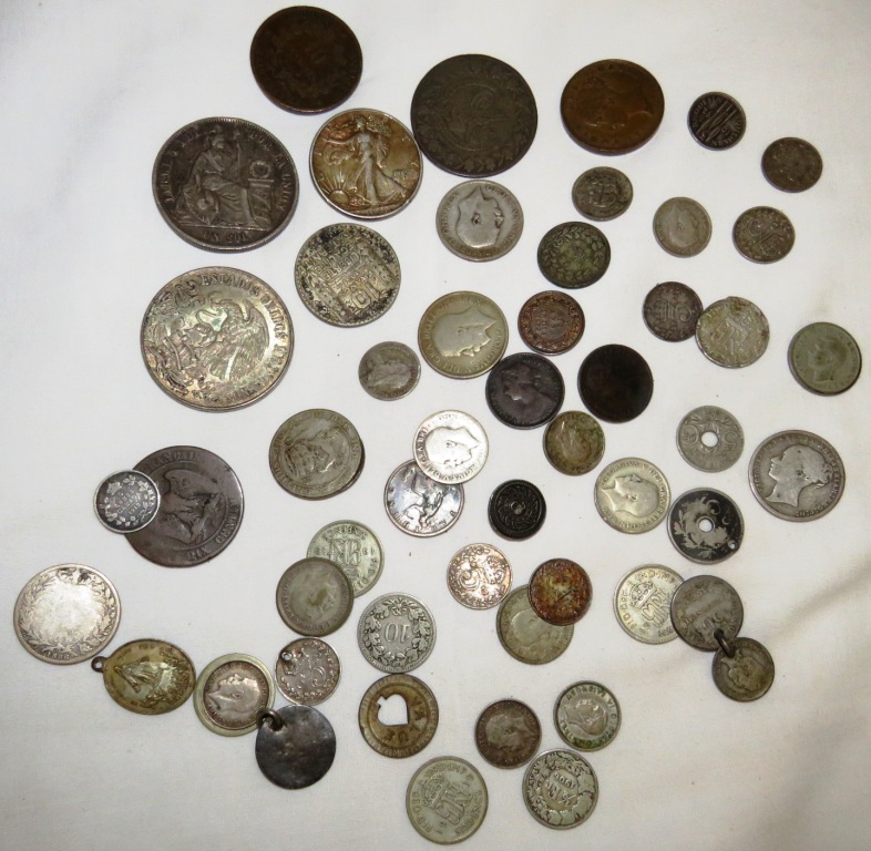 ASSORTMENT OF SILVER AND OTHER BRITISH PRE DECIMAL COINS AND SILVER WORLD COINS INCLUDING PERU,