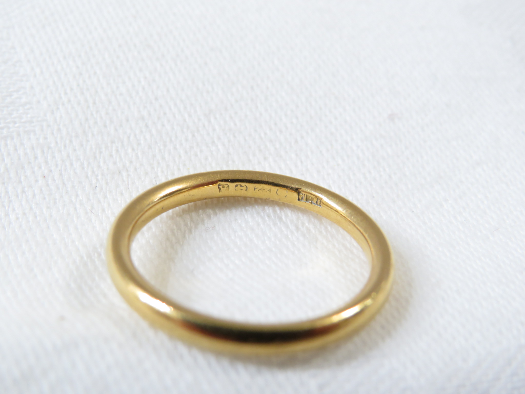 22ct gold wedding ring, British assay marks, 4.1g, ring size O/P for guidance only - Image 2 of 2