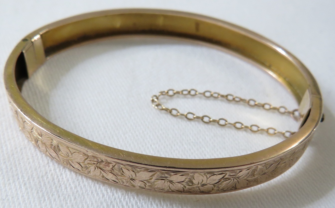 9ct gold bracelet, half engraved with foliage, presentation inscription, British hallmarks, 8.2g