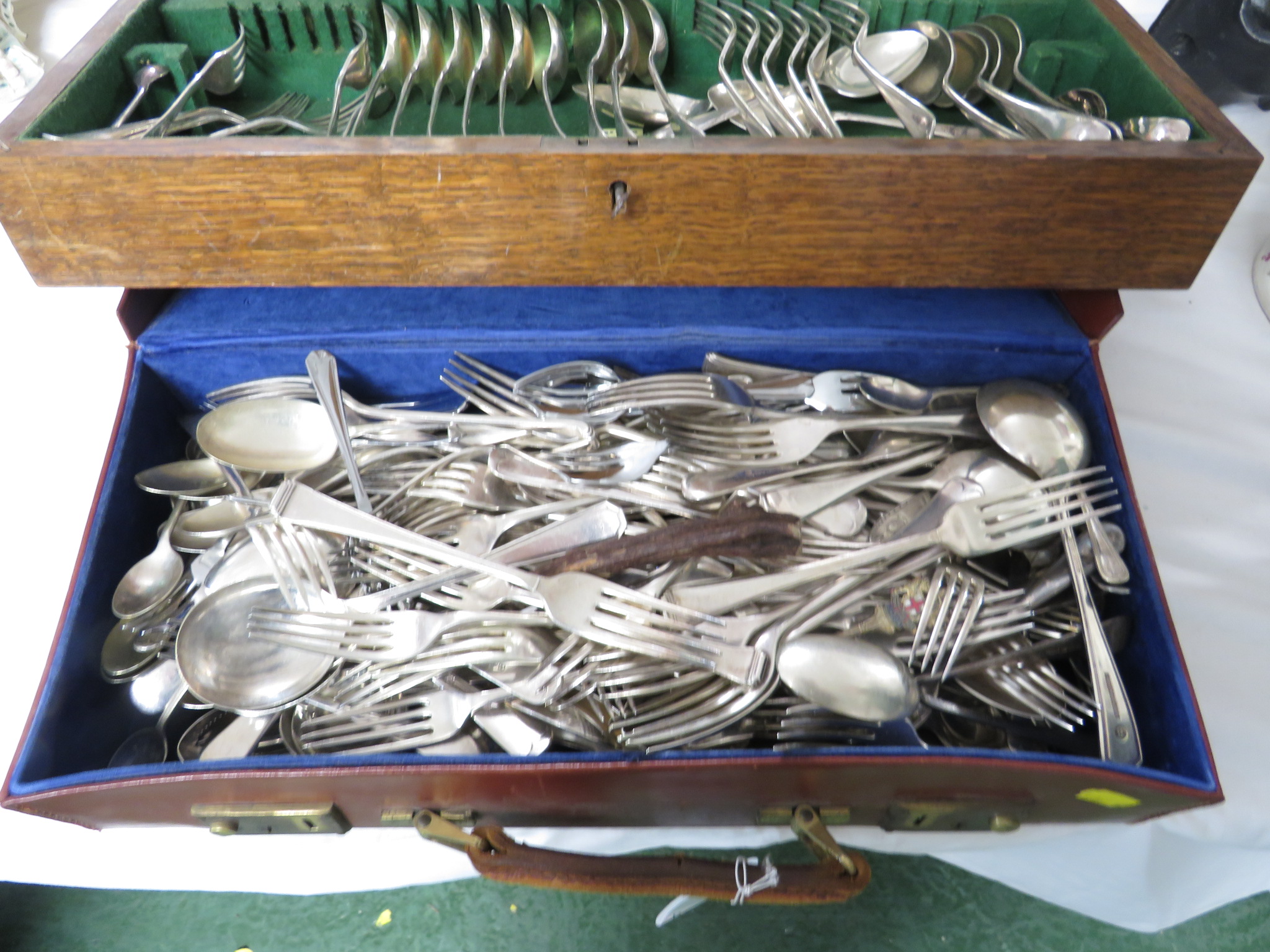 A Waring & Gillow oak canteen box and a suitcase of assorted plated cutlery by Viner, Insignia, - Image 3 of 3