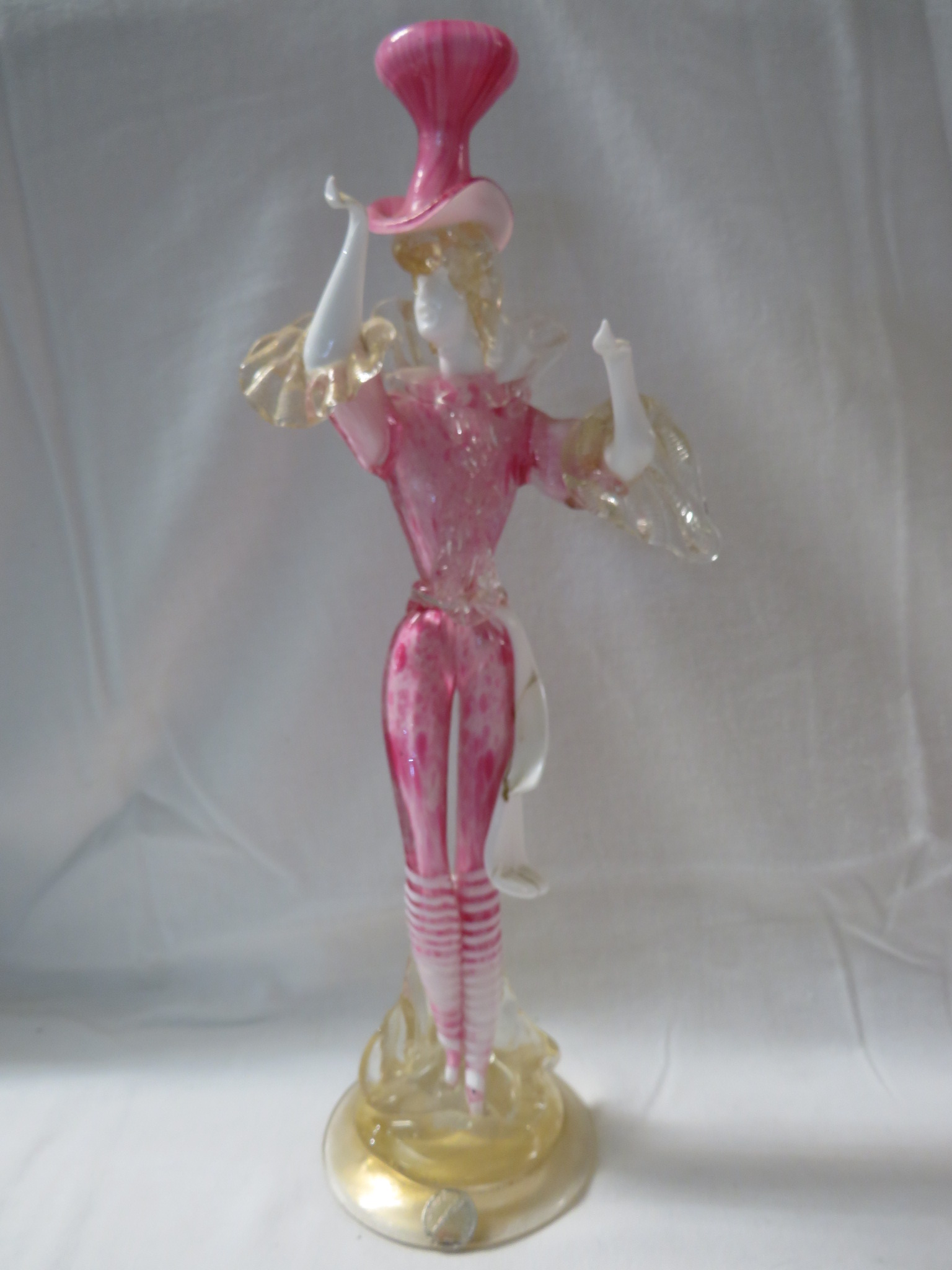 Two Murano glass figures - a man with overlaid pink top hat and underglaze pink glass body with - Image 2 of 3