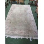 LARGE KAYAM PALE GREEN GROUND PATTERNED FLOOR RUG WITH TASSELLED EDGES (300CM X 200CM)