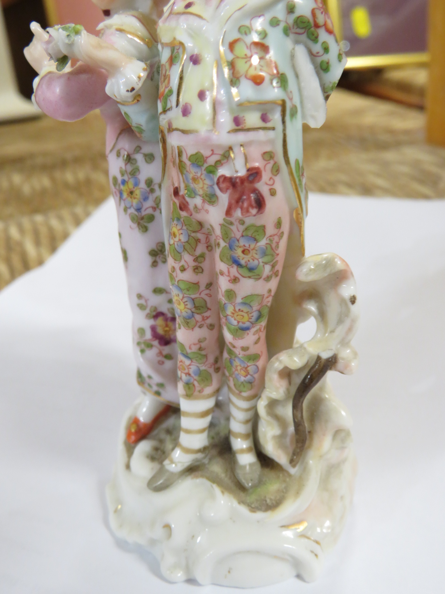 SITZENDORF FIGURE OF WOMAN PLAYING MANDOLIN AND DAMAGED CONTINENTAL PORCELAIN FIGURAL GROUP WITH - Image 11 of 13