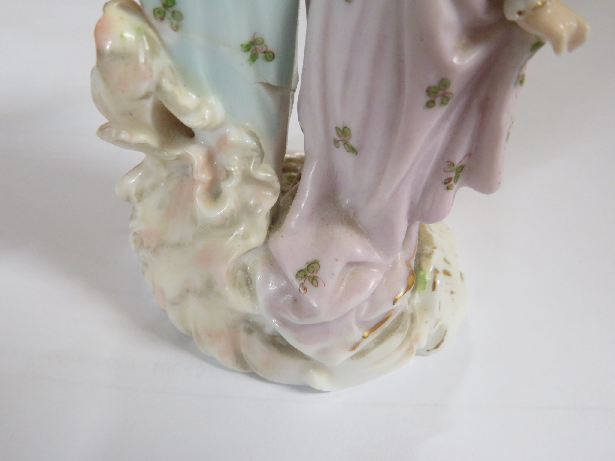 SITZENDORF FIGURE OF WOMAN PLAYING MANDOLIN AND DAMAGED CONTINENTAL PORCELAIN FIGURAL GROUP WITH - Image 7 of 13