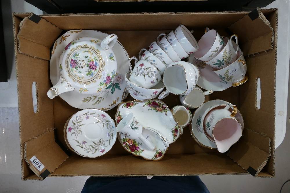 A mixed collection of tea and dinnerware to include Royal Standard fancy free pattern dinnerware,