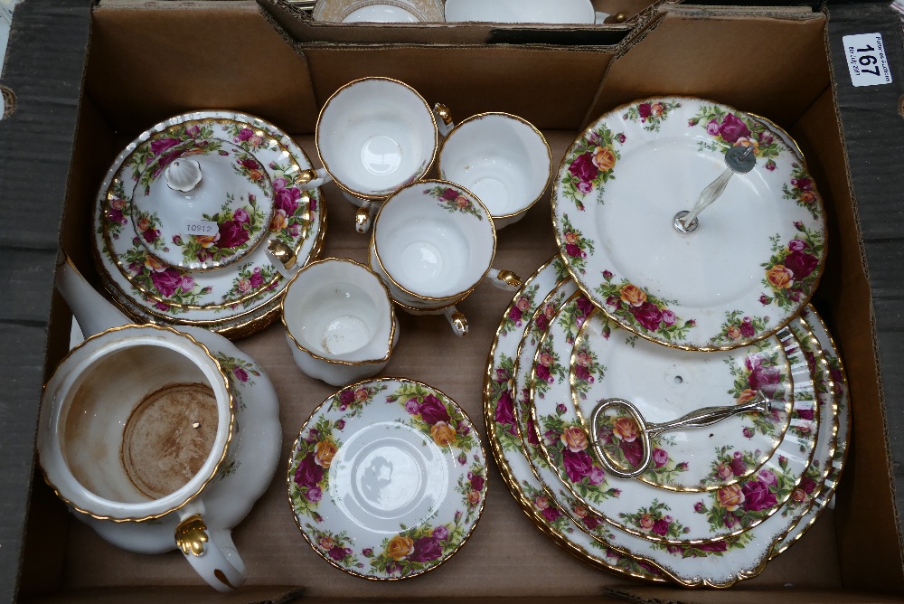 A good collection of Royal Albert Old Country Roses tea and dinner ware to include dinner plates,