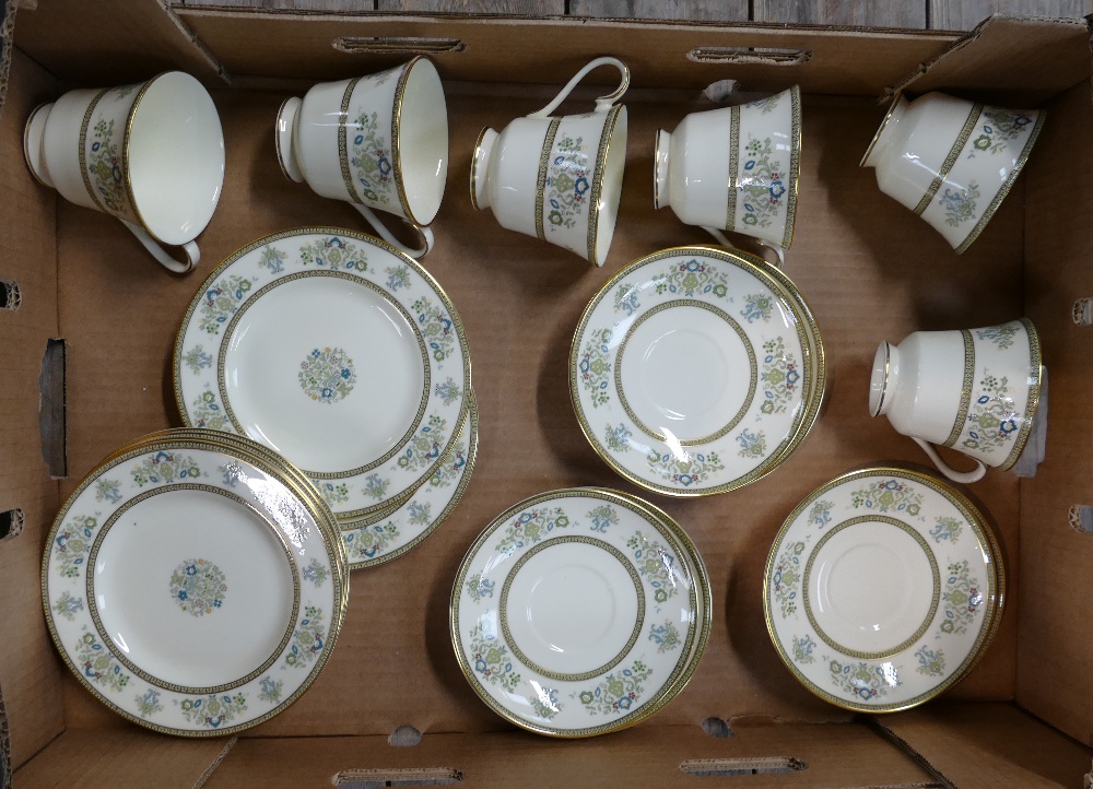 Minton Henley patterned part tea set to include cups, saucers, side plates (18).