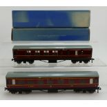 Hornby Dublo D3 00 Gauge Corridor Coach LMS First/Third 32015 and Corridor Coach LMS Brake/Third