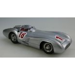 CMC Modell 1:18 model car Mercedes Benz W196R 1954/55 Streamliner body limited edition (boxed)
