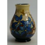 Moorcroft vase with Wrens design height 10cm