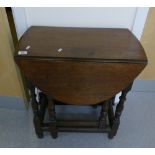 20th Century small oak drop leaf table