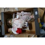 A collection of Leonardo collectors porcelain dolls (3)