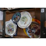 A mixed collection of ceramic plates including Royal Doulton limited edition archives pieces