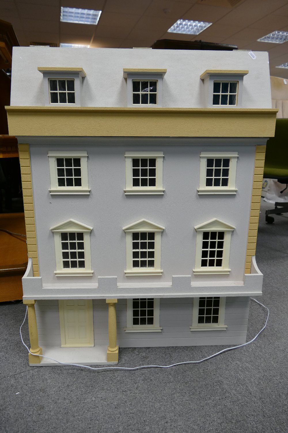 Quality handmade 4 story dolls house with 8 illuminating rooms - Image 2 of 2