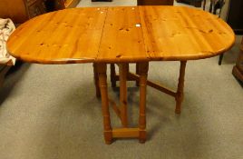 Modern pine gate leg dinning table