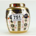 Royal Crown Derby Old Imari lidded vase, height 11cm